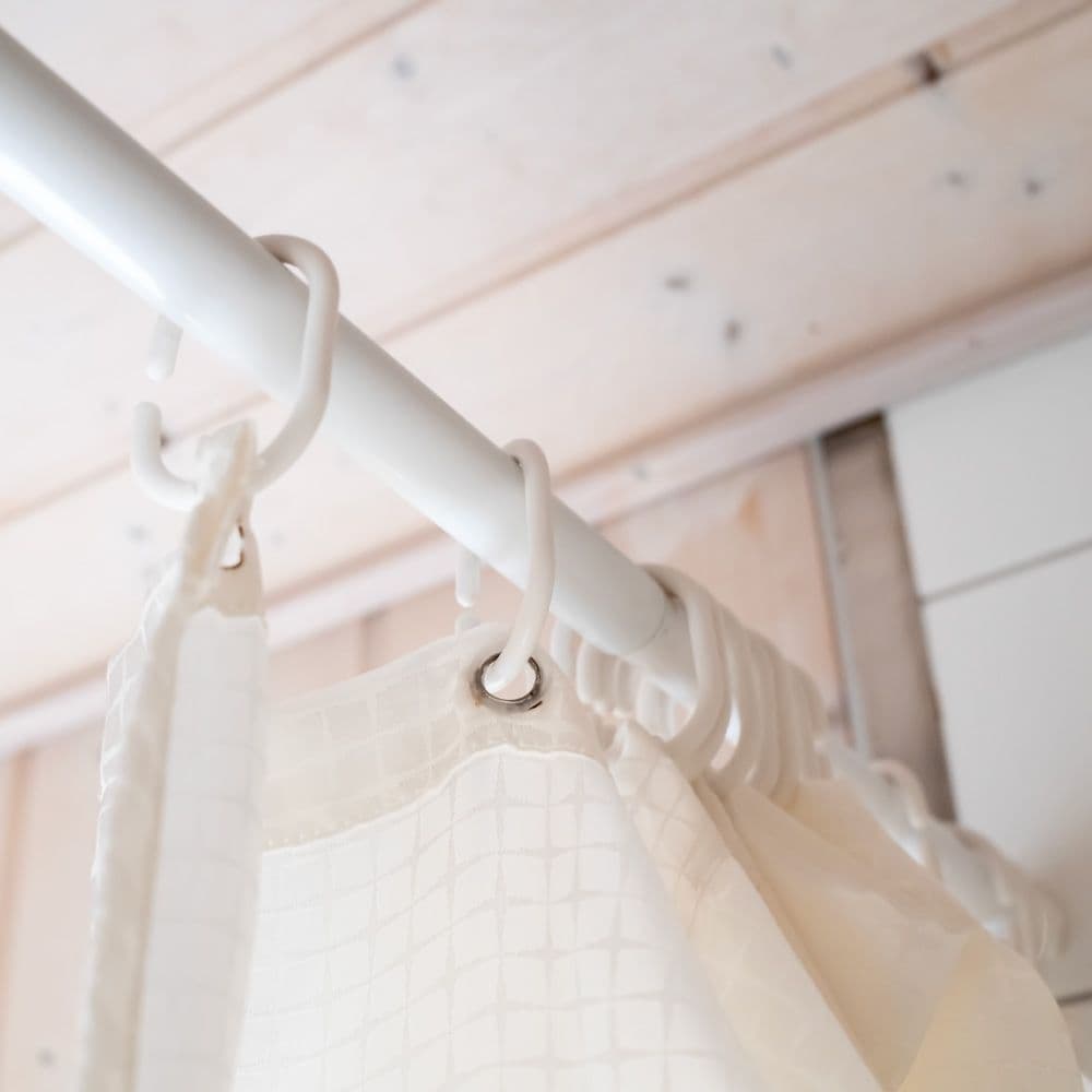 BARRA DE CORTINA CURVA BLANCA 70 x 100 A 175 cm